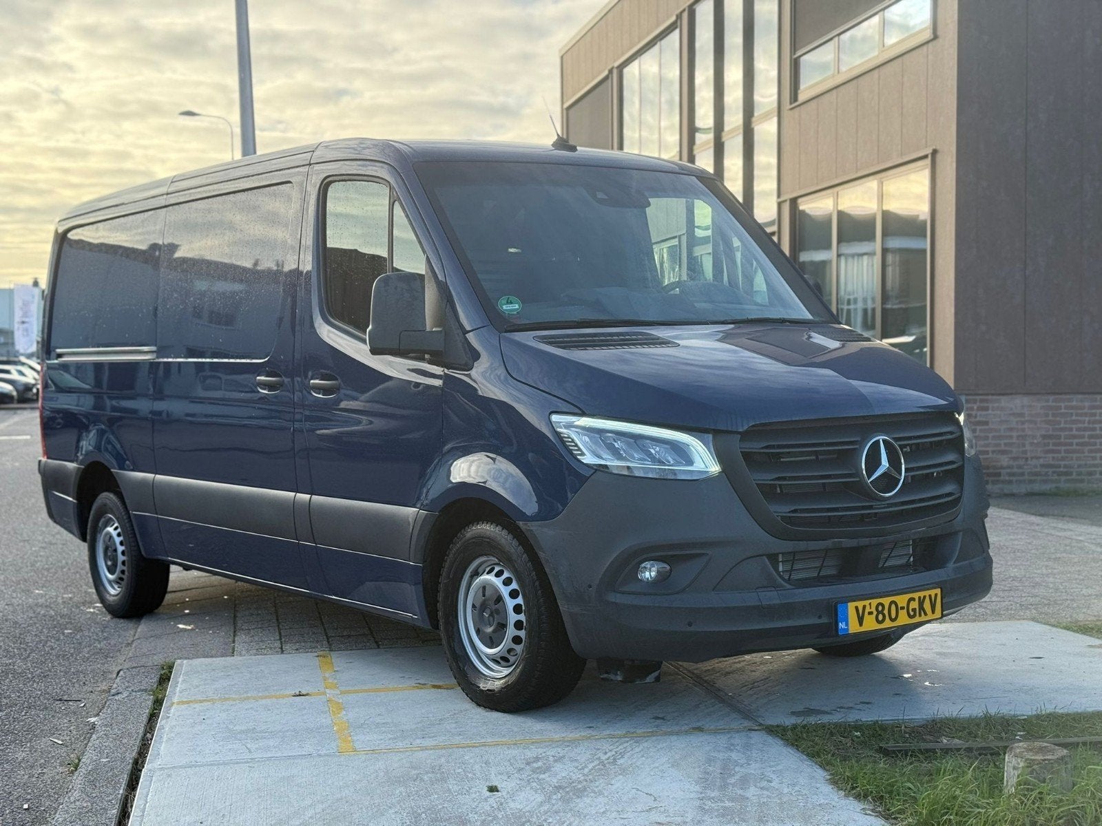 Mercedes Sprinter L2H1 MBUX uitvoering, Particulier, Te koop