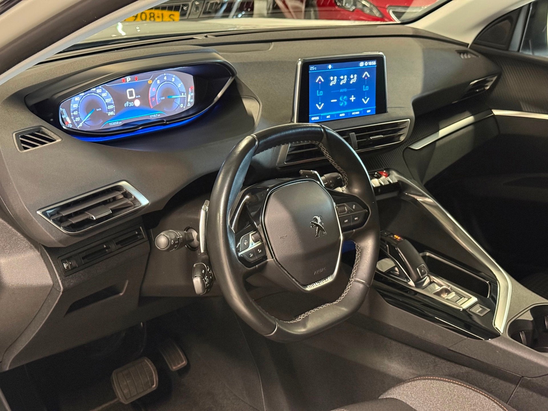 Peugeot 3008 1.2 131PK Executive Automaat|Camera|Navigatie!, Stof, Gebruikt, 1199 cc, Adaptive Cruise Control