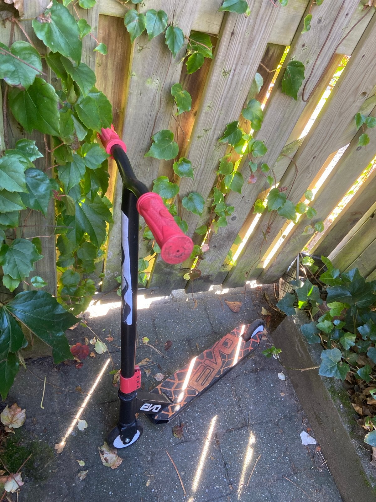 Stuntstep EVO met rode handvatten, Ophalen of Verzenden, Gebruikt, Gewone step