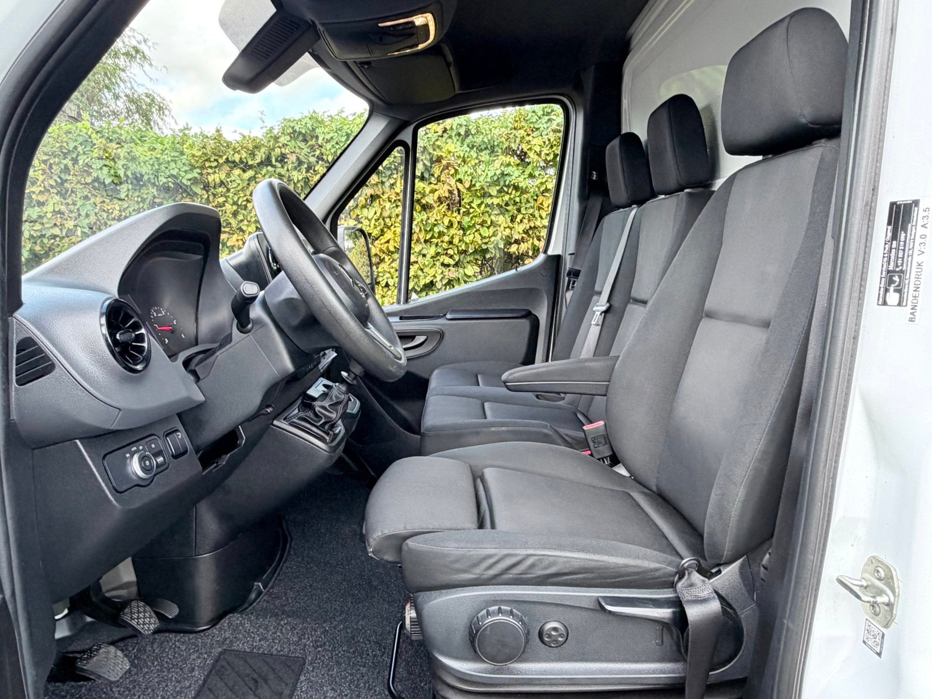 Mercedes-Benz Sprinter 317 |Bakwagen |laadklep |1090 kg laad, Auto's, Gebruikt, 4 cilinders, Wit, 1950 cc