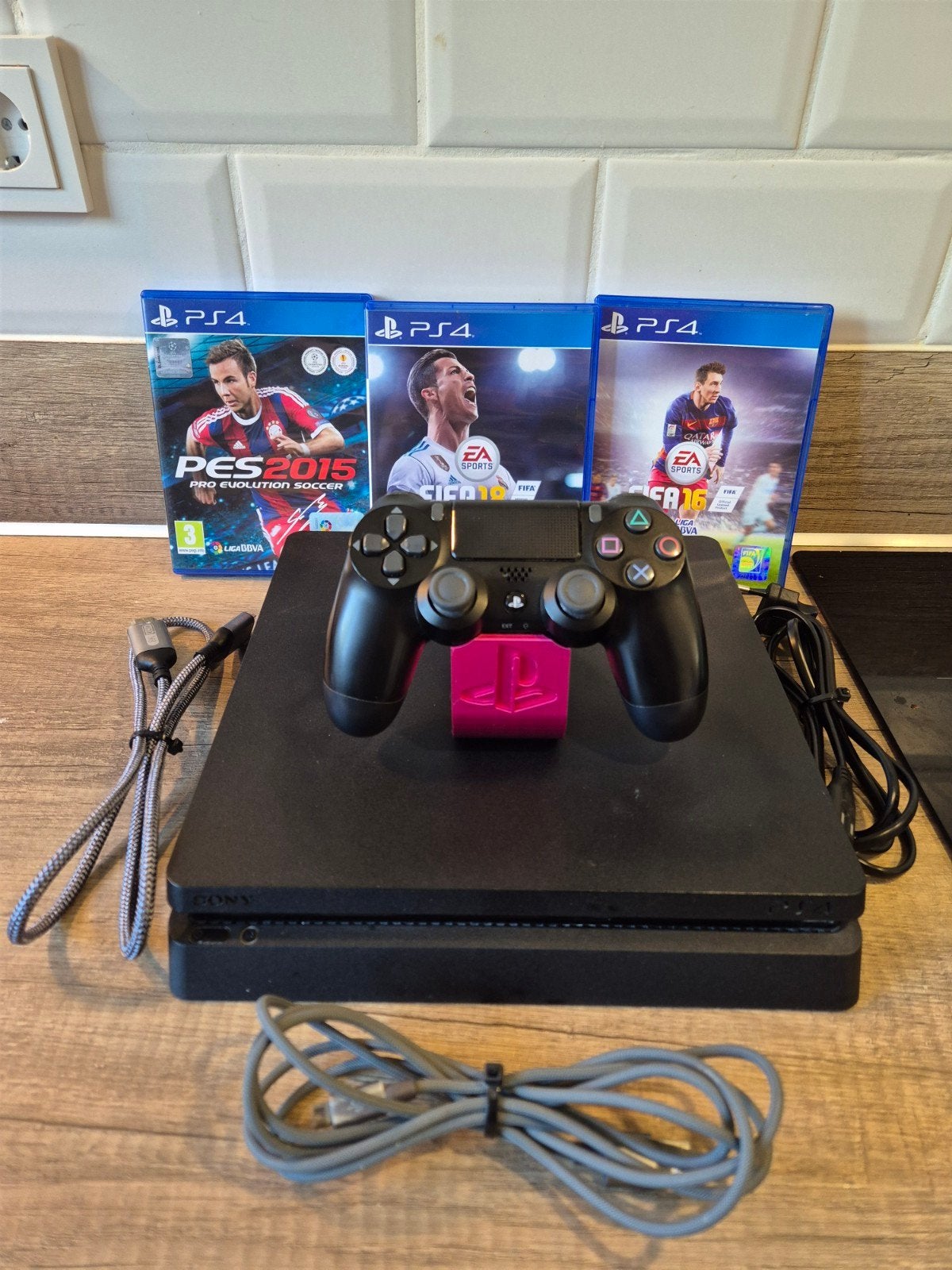 PS4 500GB Compleet + Controller + 3 Games + Controllerhouder, Ophalen of Verzenden, Met 1 controller, Slim, 500 GB