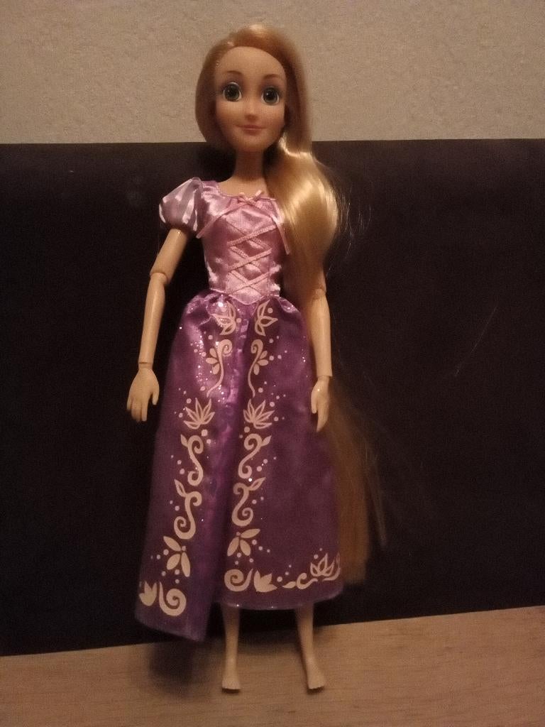 Disney - Rapunzel barbiepop - nieuw, Verzamelen, Disney, Ophalen of Verzenden, Overige figuren, Nieuw, Overige typen