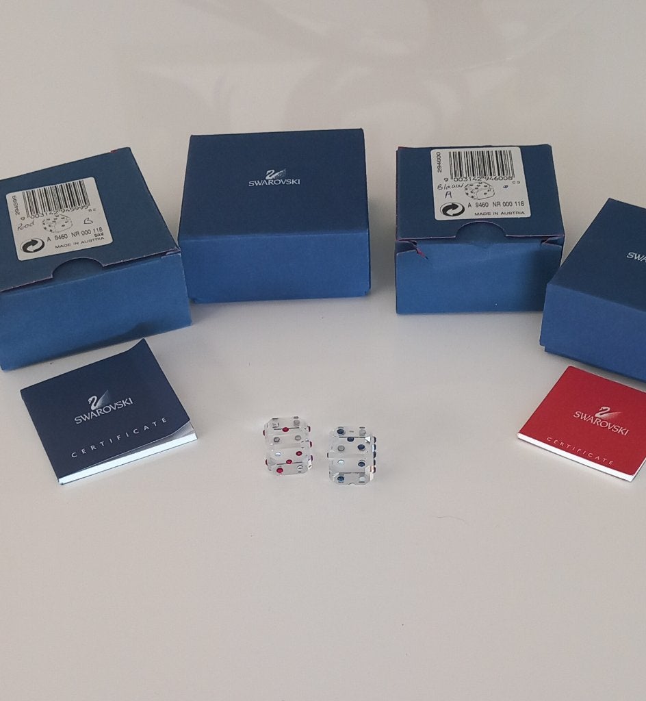 Swarovski Dobbelsteen Rood/Blauw, Ophalen of Verzenden, Zo goed als nieuw, Figuurtje