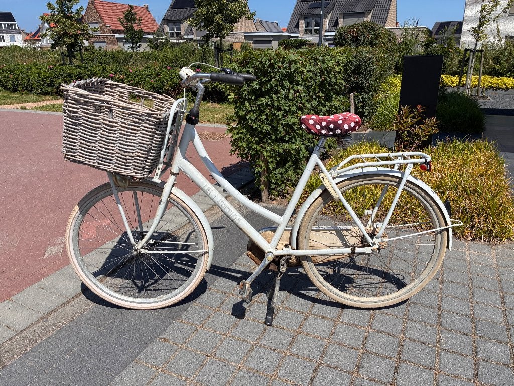 Damesfiets, omafiets, wit, U4 Cortina, Ophalen, Terugtraprem, Gebruikt, Versnellingen