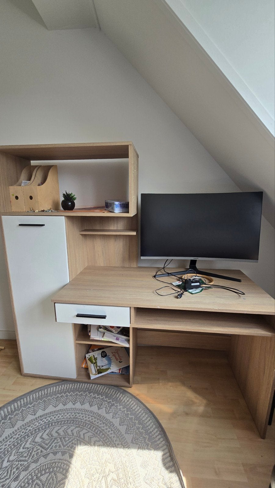 Office table/study table, Huis en Inrichting, Bureaus, Met lades, Gebruikt, Spaanplaat of MDF, Bruin