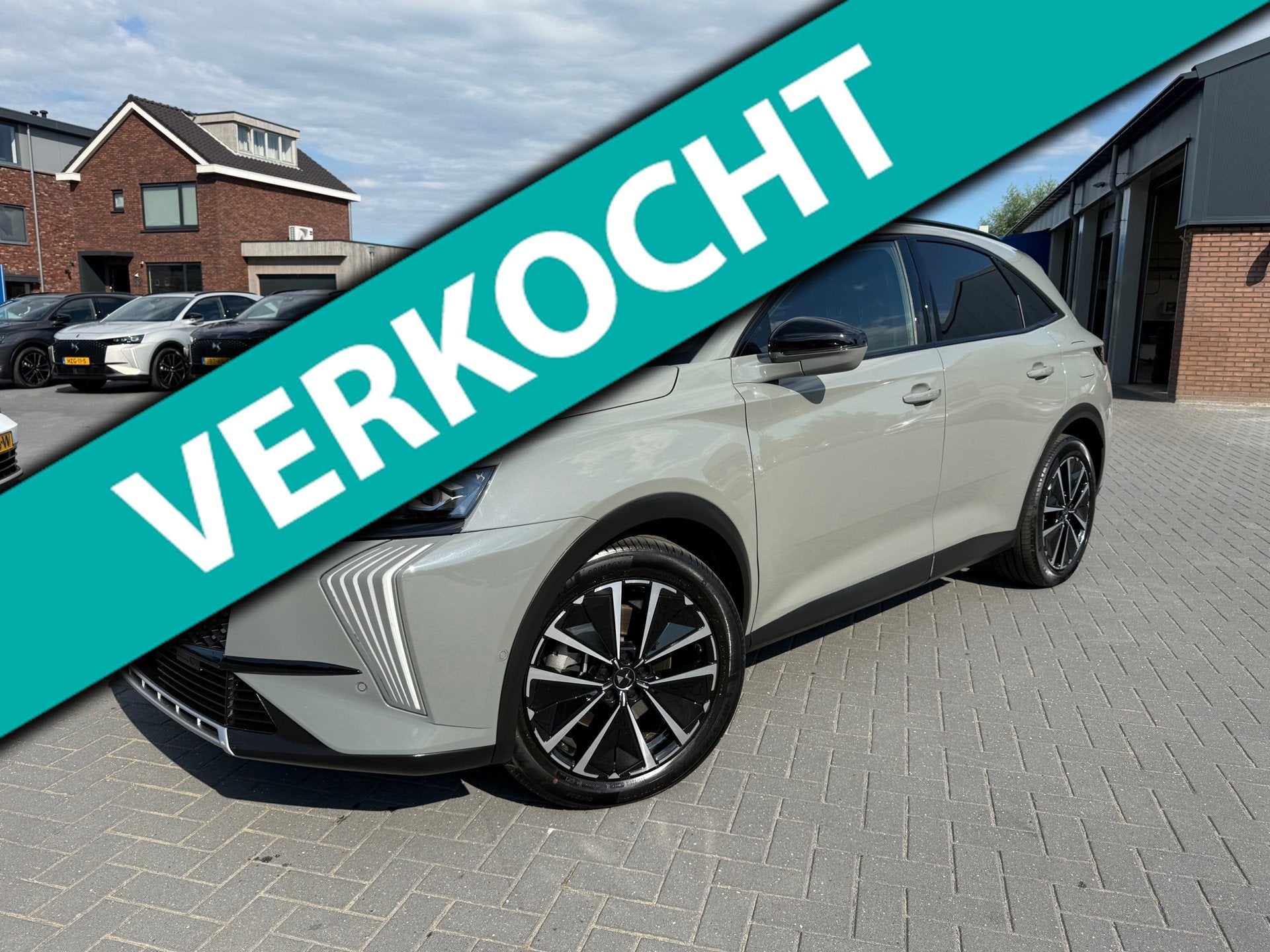 DS 7 1.6 PHEV 300 4x4 ETOILE SCHUIFDAK VOLLEER NIGHT VISION, Auto's, Automaat, Dealer onderhouden, Gebruikt, Hybride Elektrisch/Benzine