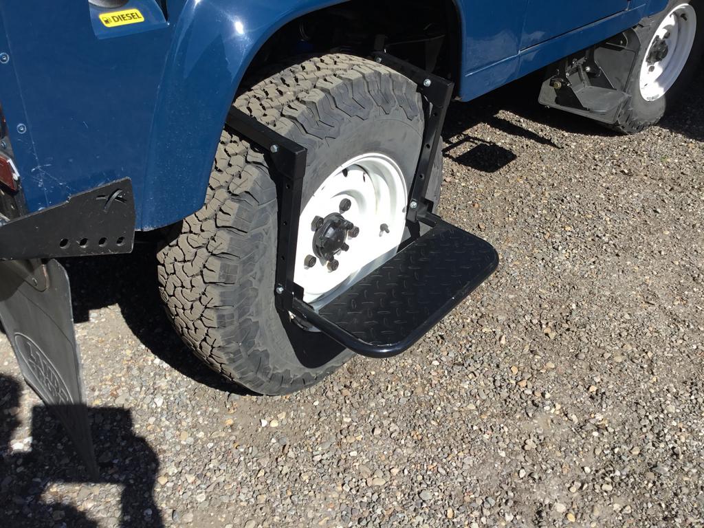 4x4 opstapje voor beter bereik dakkoffer, Ophalen