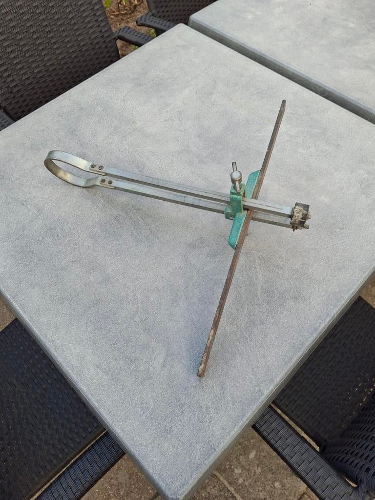 Tegelsnijder - Handig gereedschap voor tegelwerk, Ophalen of Verzenden