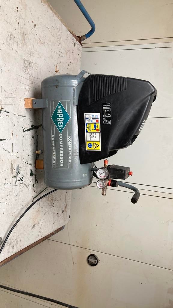 airpress compressor, Doe-het-zelf en Verbouw, Compressors, Gebruikt, 6 tot 10 bar, Minder dan 25 liter, Minder dan 200 liter/min