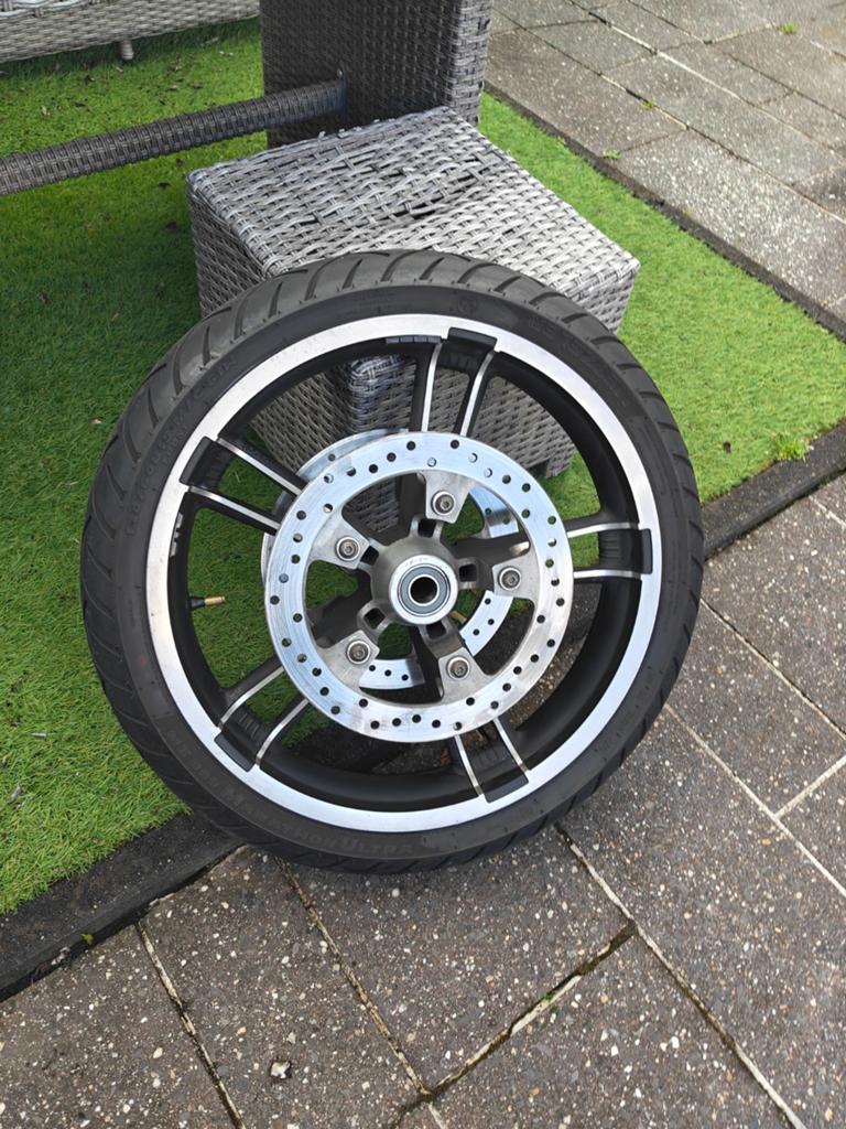 Motorfiets voorwiel met band en remschijven, Motoren, Ophalen, Nieuw
