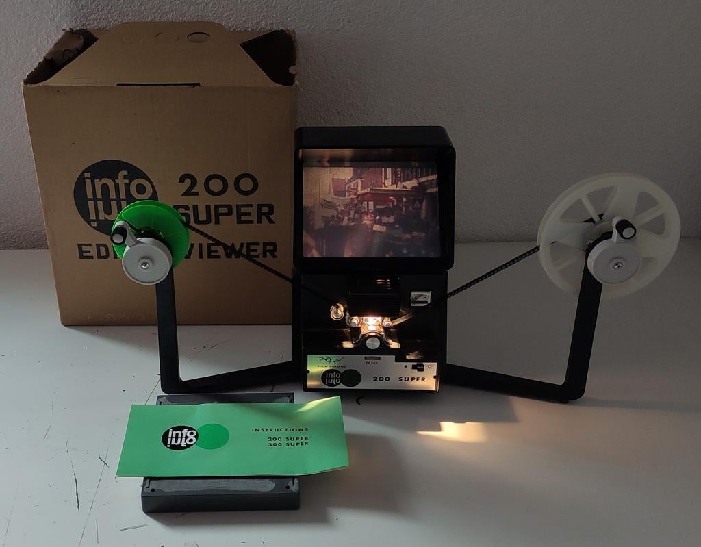 FILM VIEWER VOOR DE SUPER 8 /SINGLE 8 FILMS met LEGE SPOEL, Ophalen of Verzenden, 8mm film