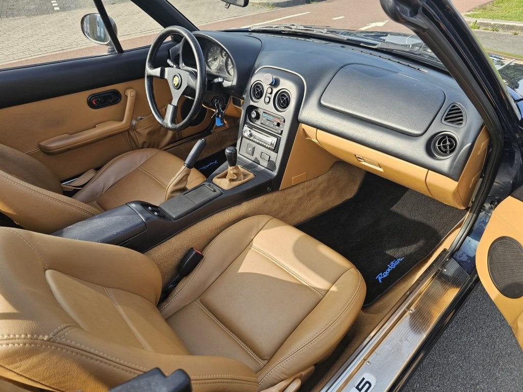 Mazda MX-5 1.6i | Hardtop | Nieuw interieur | (bj 1997), foto 8