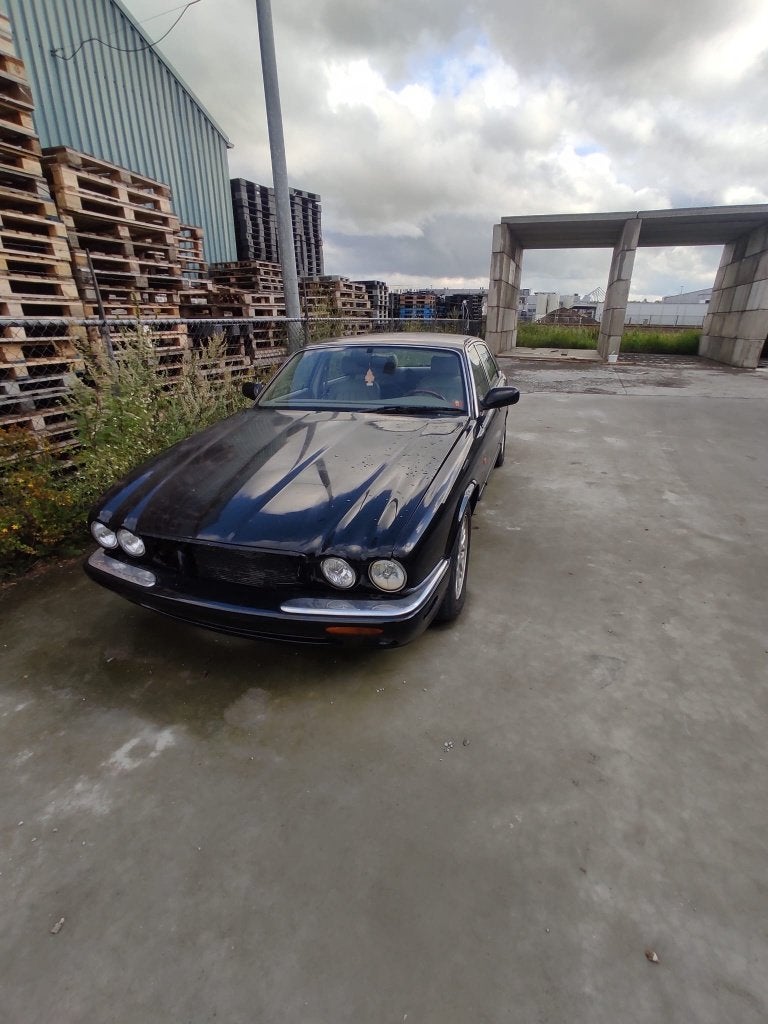Jaguar - Sovereign 4.0 V8 – Gestrand project met spoed weg!, Ophalen, Jaguar, Achter, Motorkap