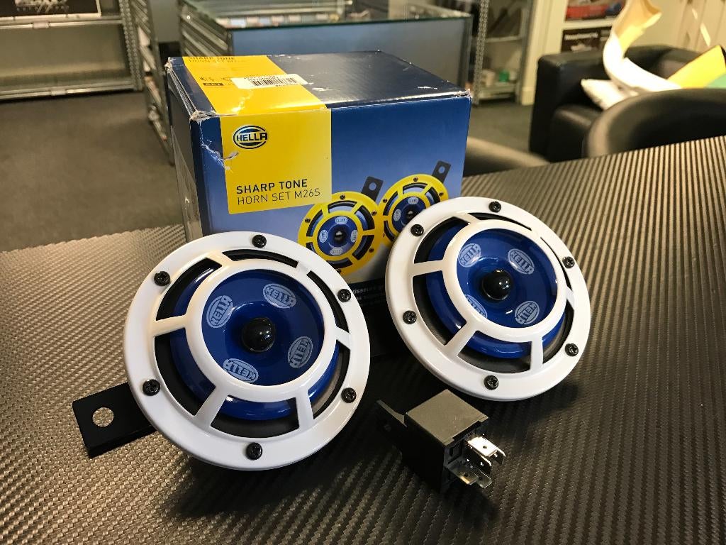 Hella Sharptone Claxon set (custom White wit)