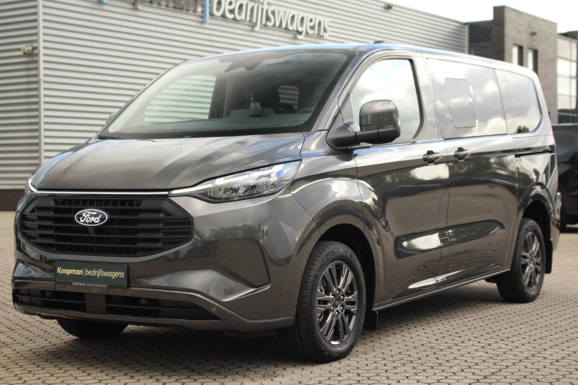 Ford Transit Custom 2.5 PHEV 233pk L1H1 Kombi Limited | 8-Pe, 232 pk, 8 stoelen, 1850 kg, Overige brandstoffen