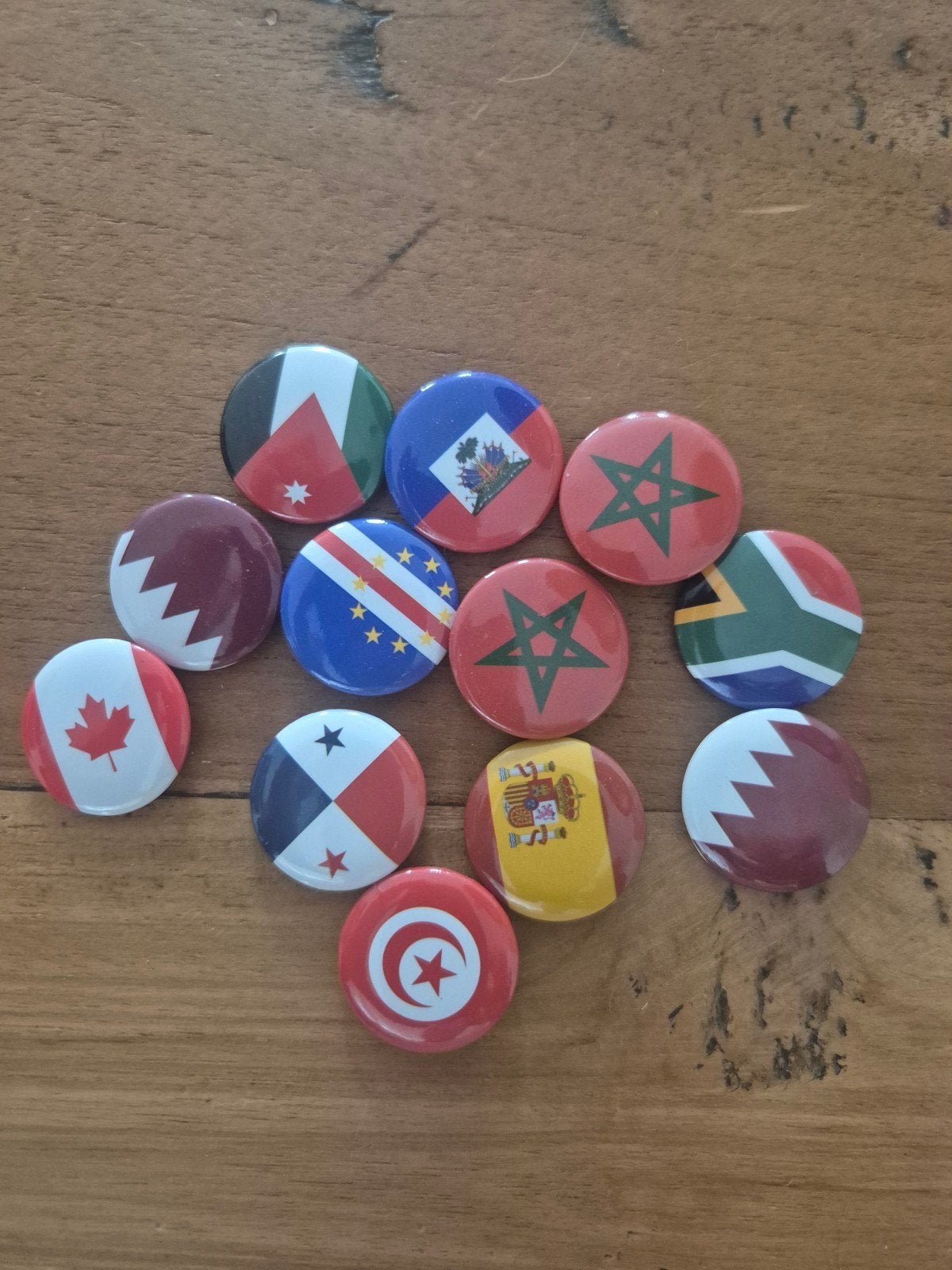 Deka buttons met vlaggen, gratis af te halen, Ophalen