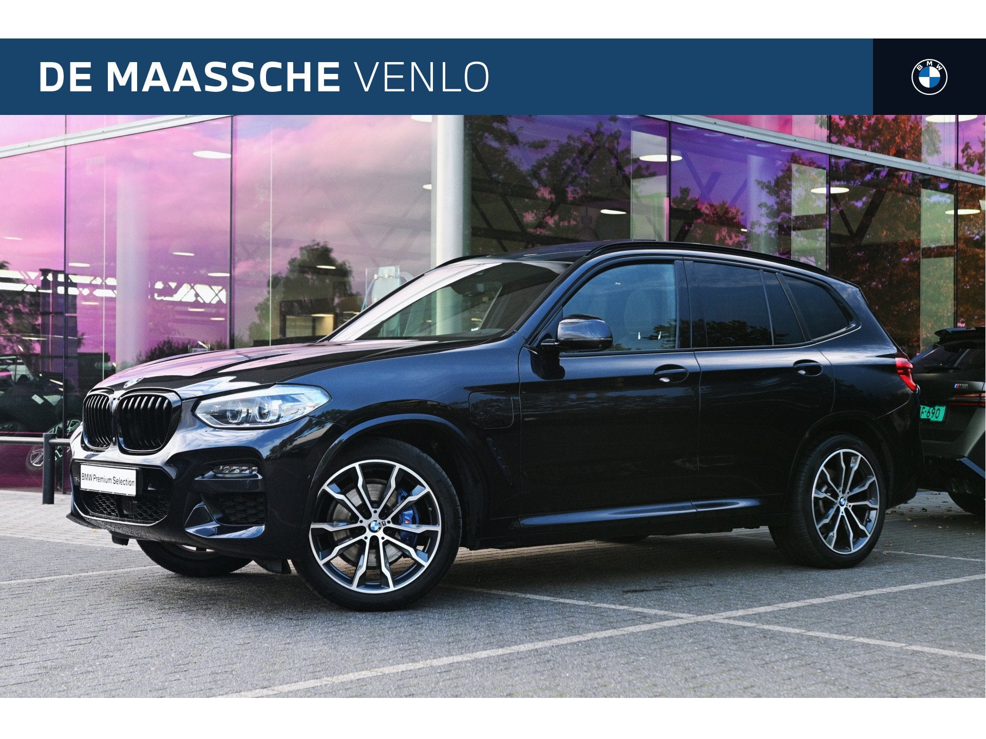 BMW X3 xDrive30e M Sport Automaat / Panoramadak / Sportstoel, Auto's, Gebruikt, Euro 6, 4 cilinders, Zwart