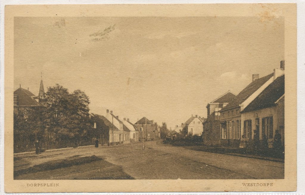 Westdorpe (ZL) - Dorpsplein  1943, Ophalen of Verzenden, 1940 tot 1960, Gelopen, Zeeland