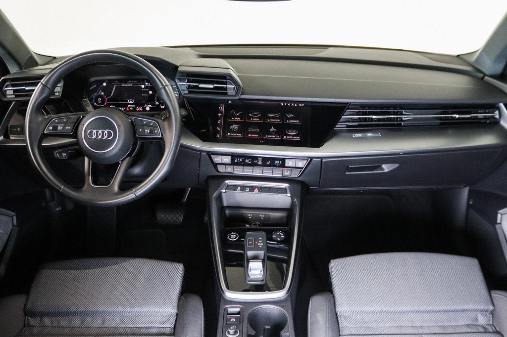 Audi A3 Limousine 35 TFSI Business edition Standkachel, Appl, Auto's, Stof, 4 cilinders, 150 pk, Zwart