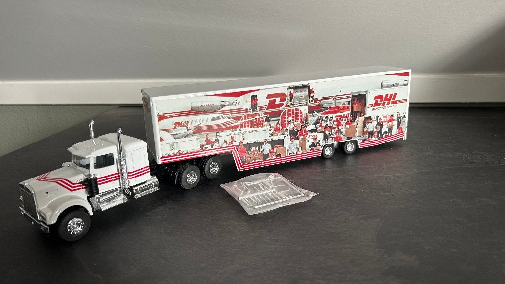 Modelvrachtwagen schaal 1:50 DHL, Ophalen of Verzenden, Zo goed als nieuw, Bus of Vrachtwagen, Overige merken