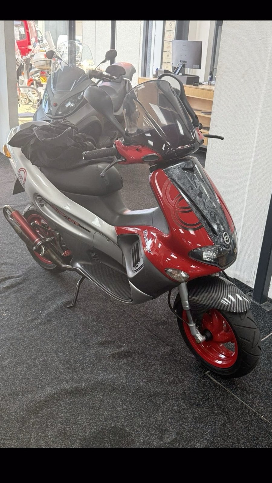 Gilera Runner 70cc dubbeldisk watergekoeld., Ophalen, Zo goed als nieuw