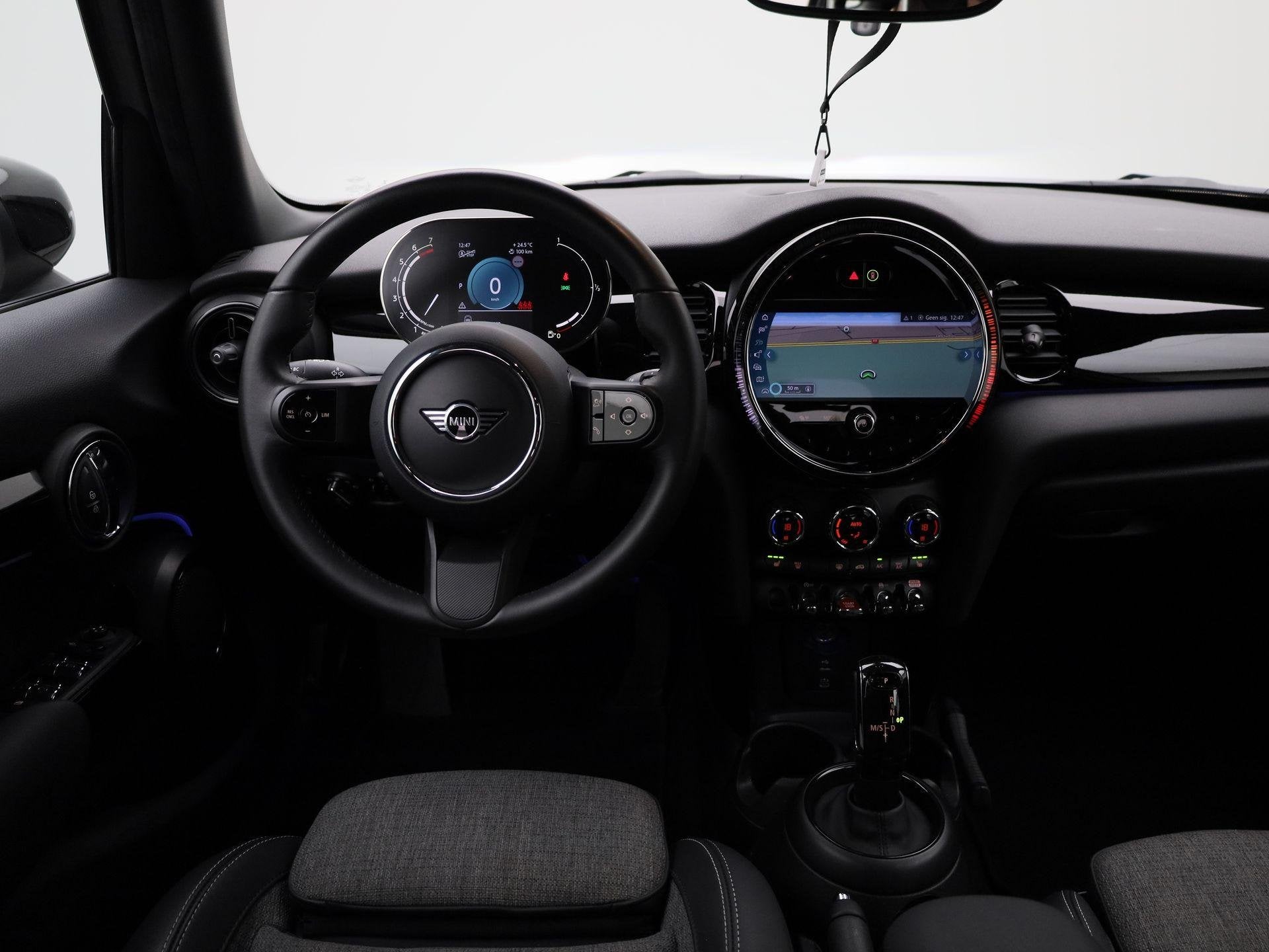 MINI 5-Deurs 1.5 Cooper Business Edition | Automaat | Naviga, Auto's, Mini, 12 maanden, 136 pk, Gebruikt, Leder en Stof