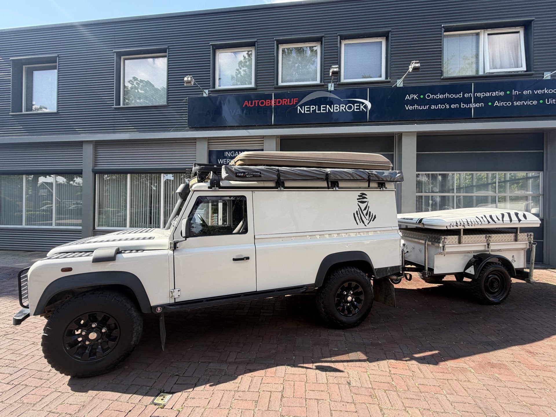 Land Rover Defender 2.4 TD HT 110" E Bj 2007 CAMPER 122PK (c, Auto's, Stof, 4 cilinders, Bedrijf, 2 stoelen