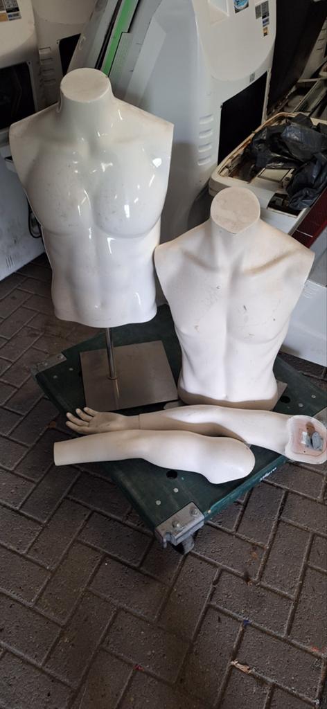 Torso etalage 2x, Ophalen