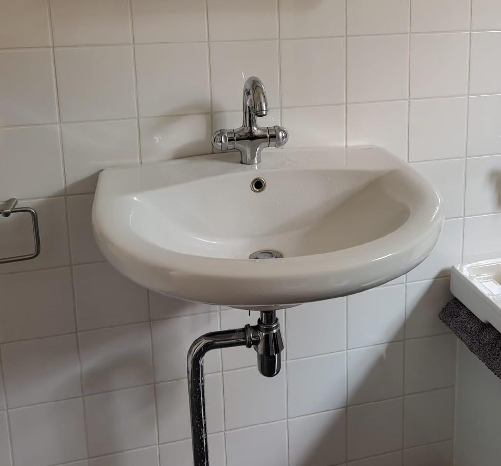 Wastafel met kraan en sifon, Ophalen, Gebruikt, Steen, Wastafel