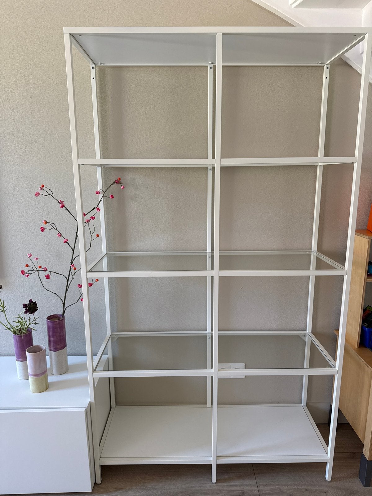 Ikea vittsjo vitrinekast wit, Ophalen, Met plank(en), 50 tot 100 cm, Zo goed als nieuw