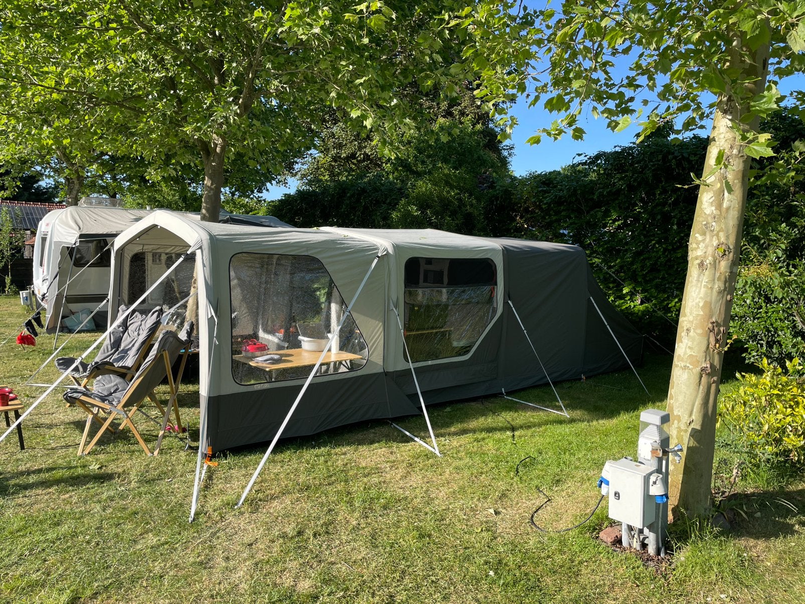 Opblaasbare 4 persoons tent met luifel, Ophalen, Zo goed als nieuw, Tot en met 4