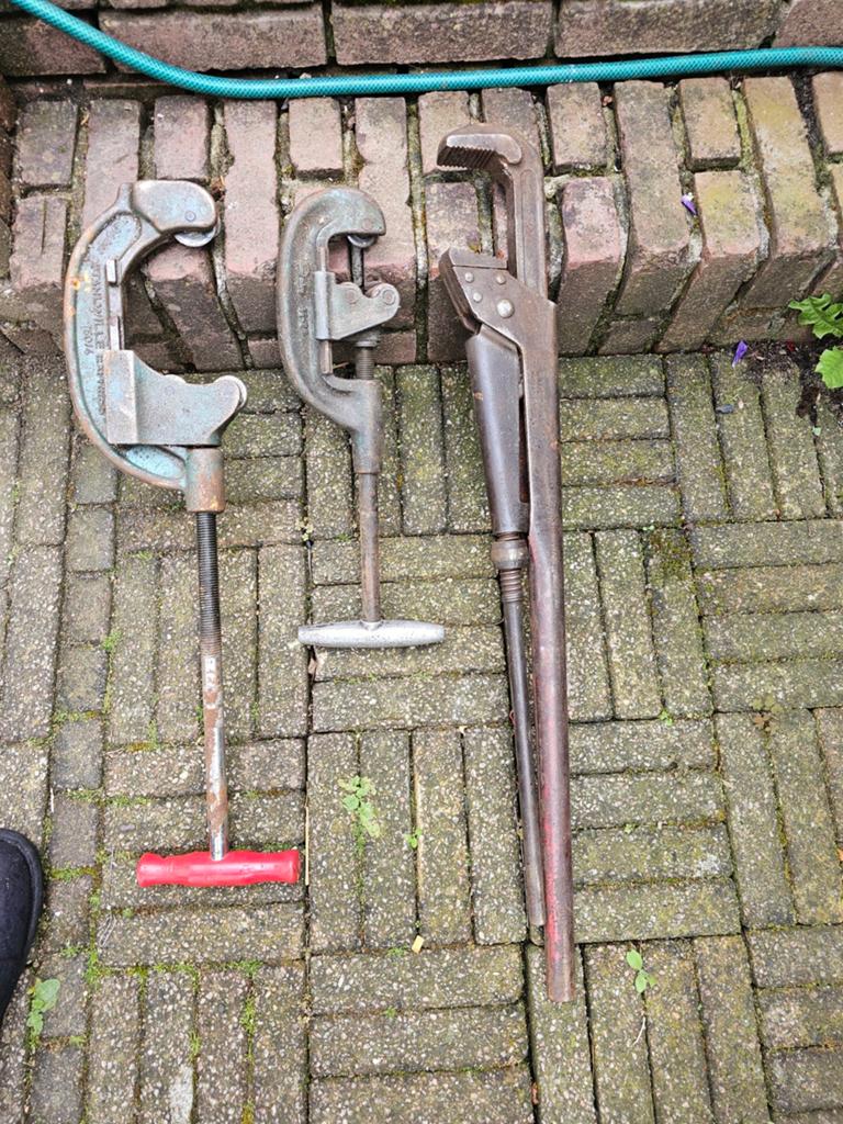 Pijpensnijder., Ophalen
