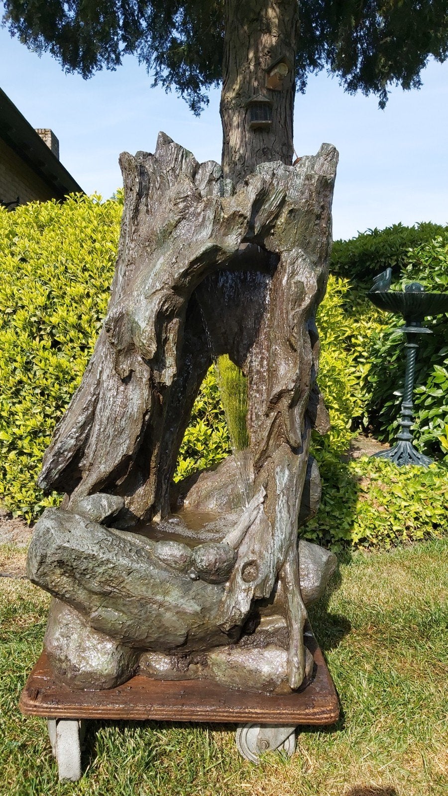 Mooi waterornament boomstam/rots, Tuin en Terras, Waterpartijen en Fonteinen, Ophalen, Zo goed als nieuw, Overige materialen, Waterornament