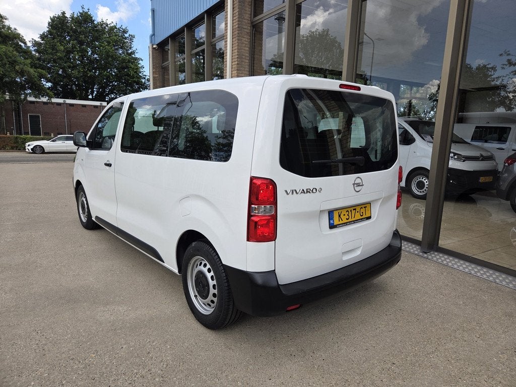 Opel Vivaro-e L2 Innovation 50 kWh SNELLADER 9-Persoons Airc, Auto's, Opel, 1987 kg, Zwart, Overige carrosserieën, Wit