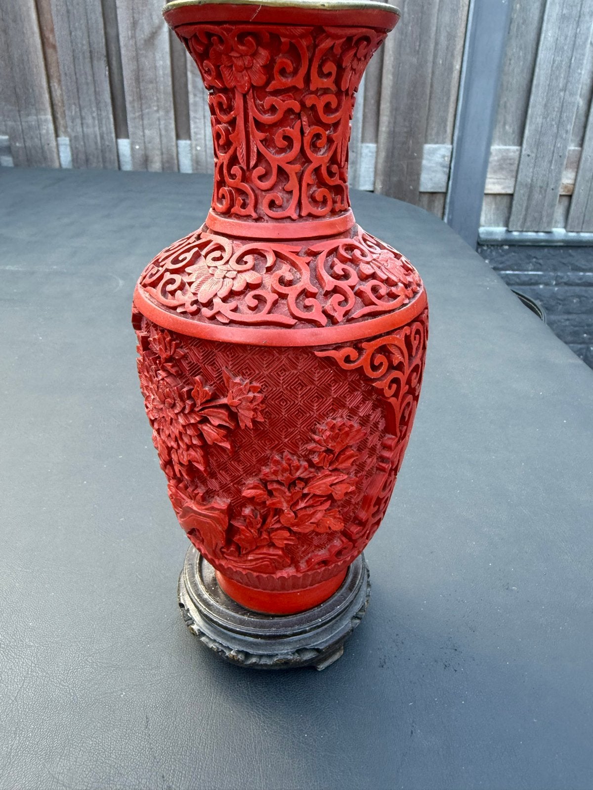 Prachtige Antieke Chinese Rode Lak Vaas - Handgesneden Decor, Ophalen of Verzenden