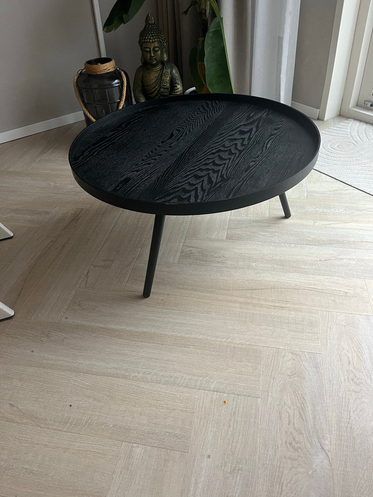Zwarte ronde salontafel met houtlook blad, Huis en Inrichting, Gebruikt, Rond, Metaal, 5 – 50