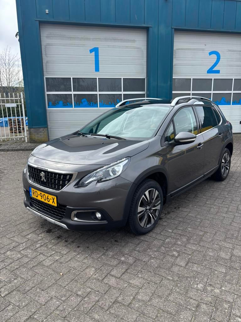 Peugeot 2008 1.2 PureTech Allure 2017 44600km!, Voorwielaandrijving, 1250 kg, Leder en Stof, Origineel Nederlands