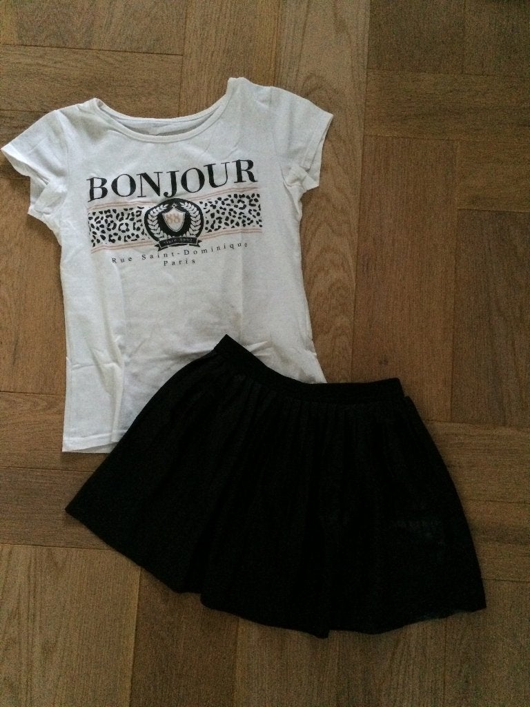 nog net shirt met opdruk BONJOUR maat 122/128, Ophalen of Verzenden, Gebruikt, Meisje, Shirt of Longsleeve