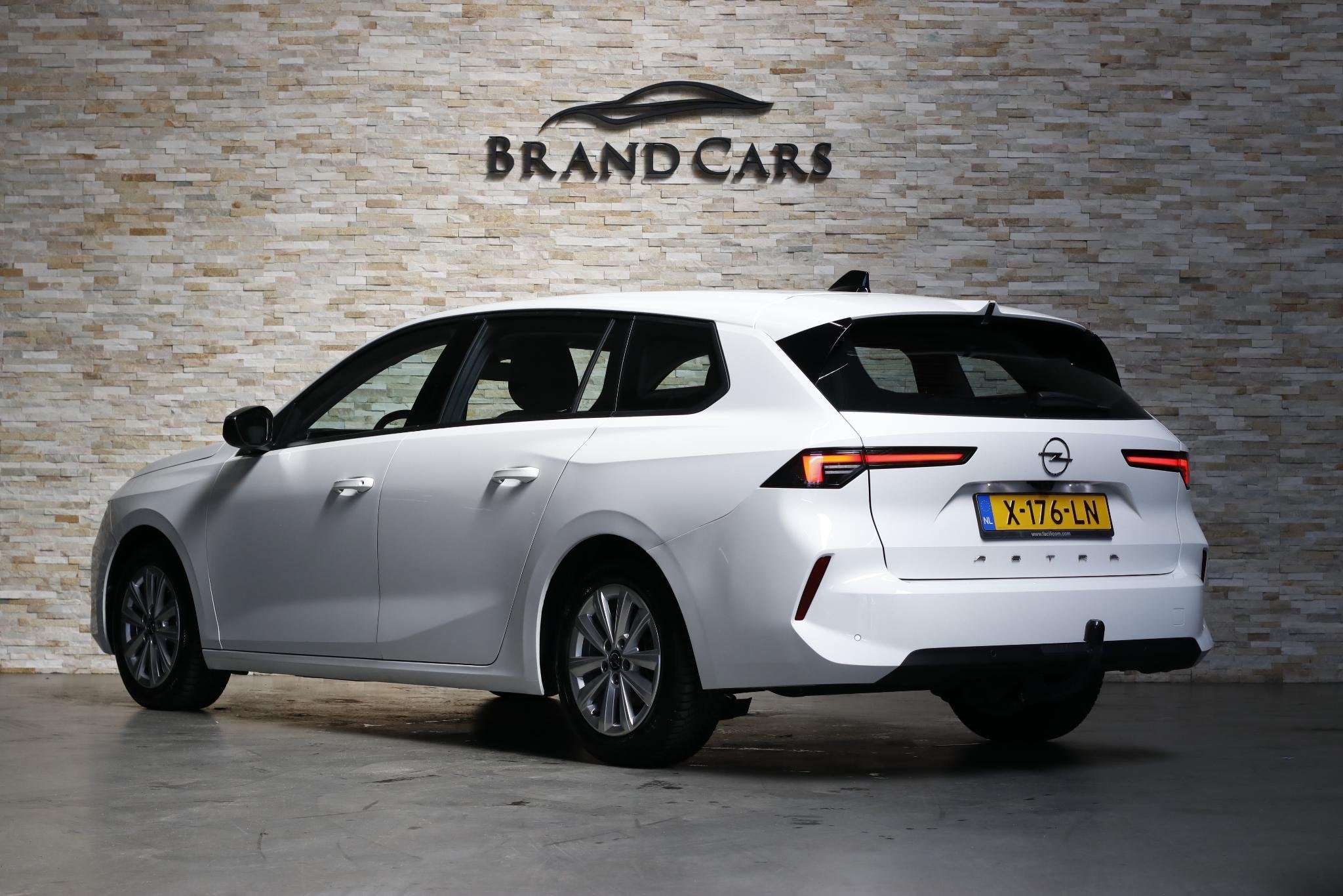 Opel Astra Sports Tourer 1.2 Level 2 | CAMERA | DISTR. VV |, Voorwielaandrijving, Stof, Gebruikt, 1199 cc
