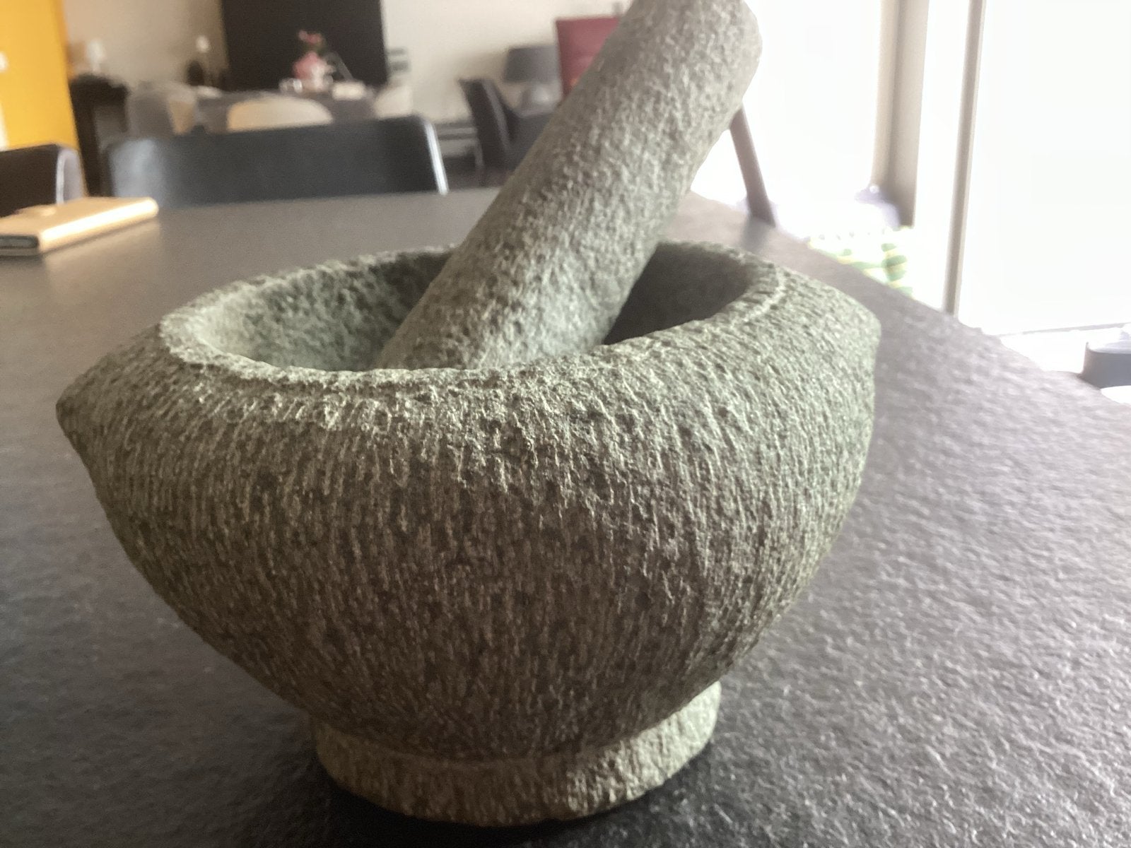 Vaste prijs € 15, vijzel met stamper - Doorsnee 13 cm, Huis en Inrichting, Keuken | Keukenbenodigdheden, Ophalen, Steen/keramiek