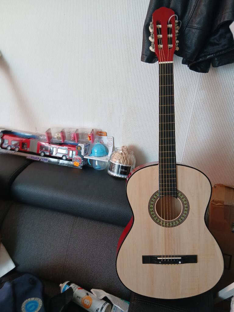 Bijna nieuw spaanse guitar, Muziek en Instrumenten, Ophalen