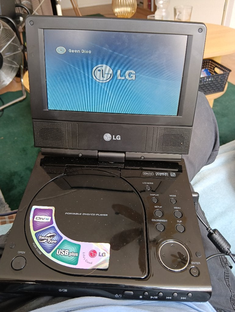 Dvd/cd speler draagbaar LG. DP271 incl.toebehoren., Gebruikt, Draagbaar, LG, Ophalen