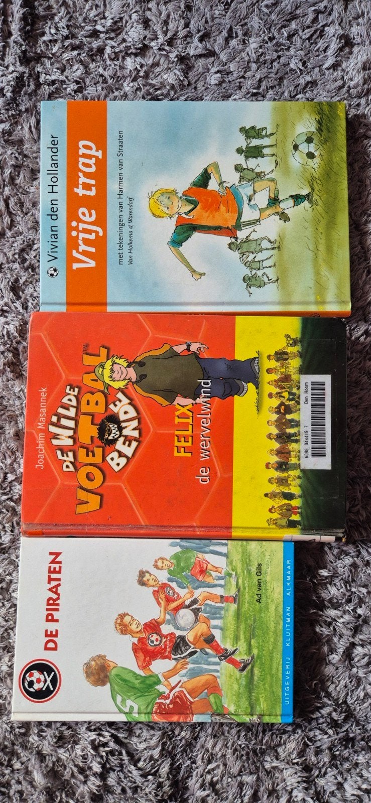Voetbalboeken: De Piraten, De Wilde Voetbalbende, Vrije Trap, Boeken, Ophalen, Gelezen, Ad van Gils, Joachim Masannek, Vivian den Hollander