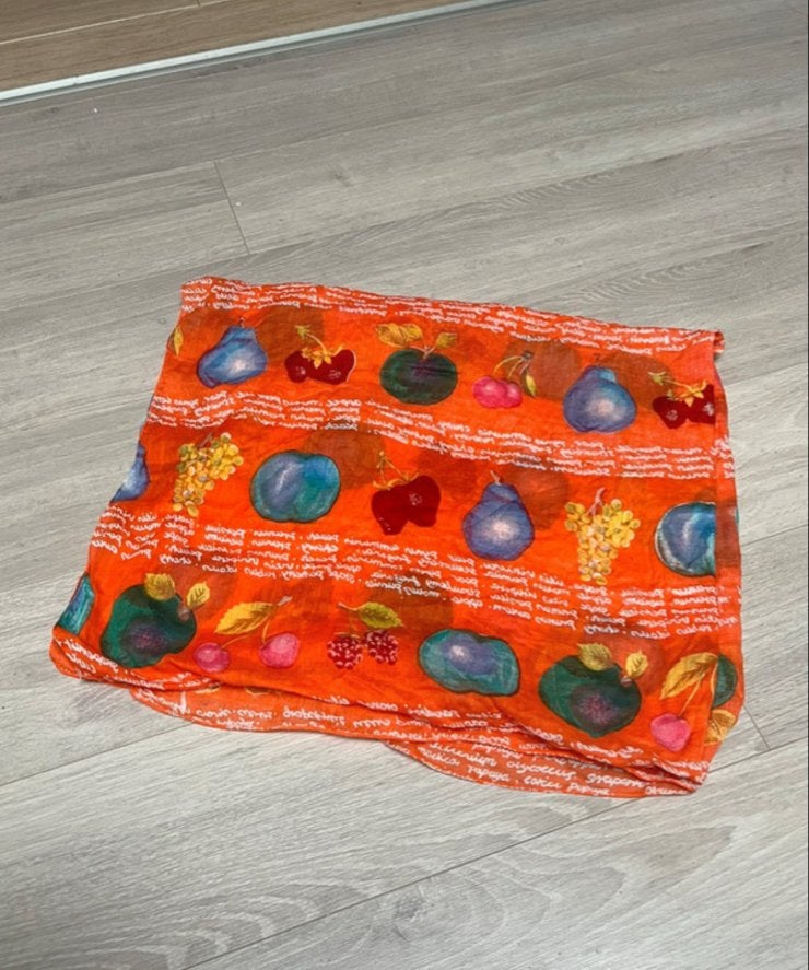 Oranje sjaal met fruitprint, Ophalen of Verzenden, Zo goed als nieuw