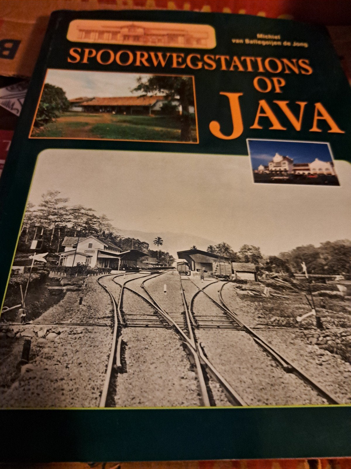 Spoorwegstations op Java - Michiel van Ballegoijen de Jong, Boeken, Ophalen of Verzenden, Zo goed als nieuw, Boot