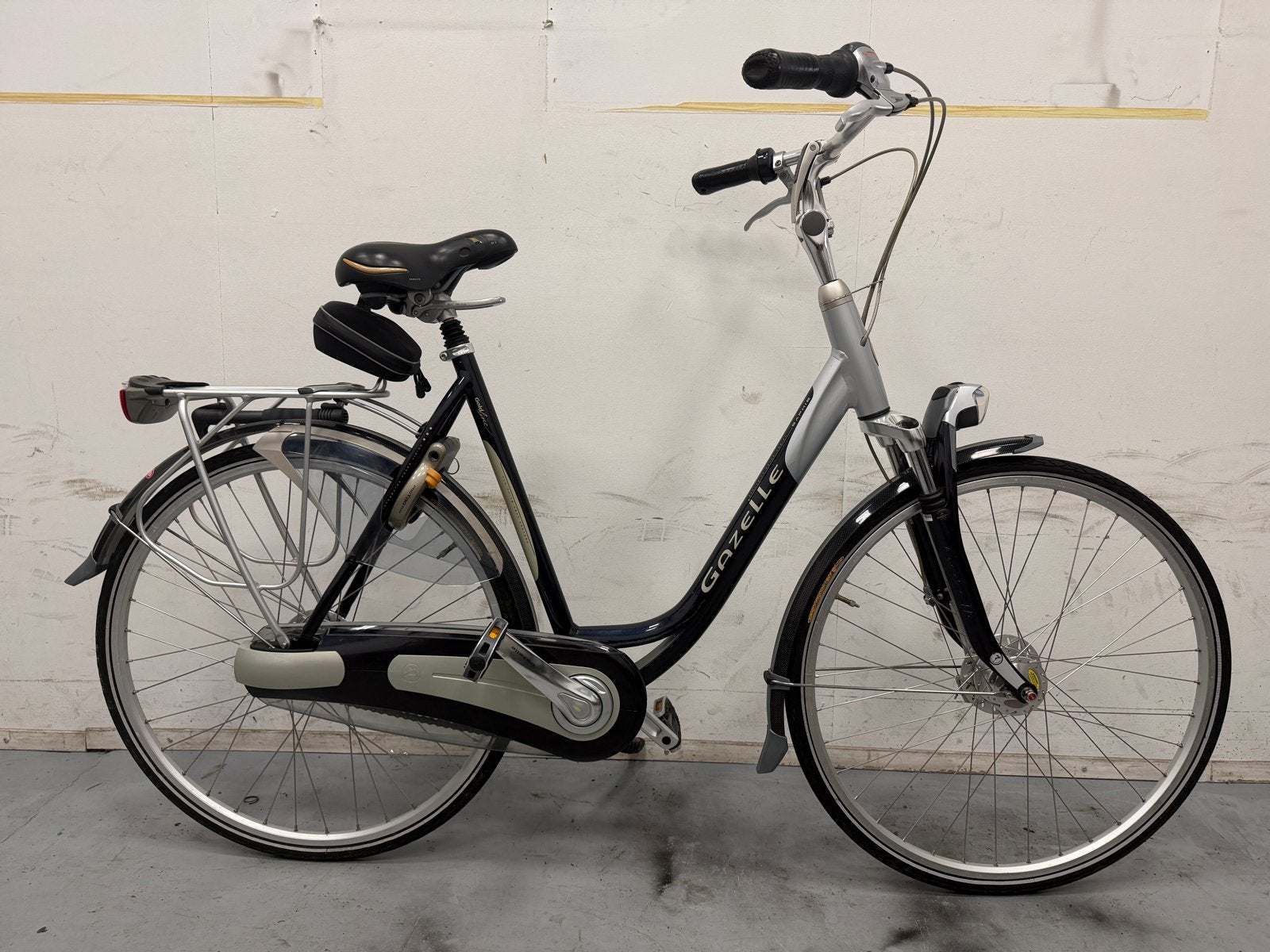 Nette GAZELLE SAPHIR Damesfiets 28 inch Z.g.a.n., Versnellingen, Zo goed als nieuw, Gazelle, Trommelrem