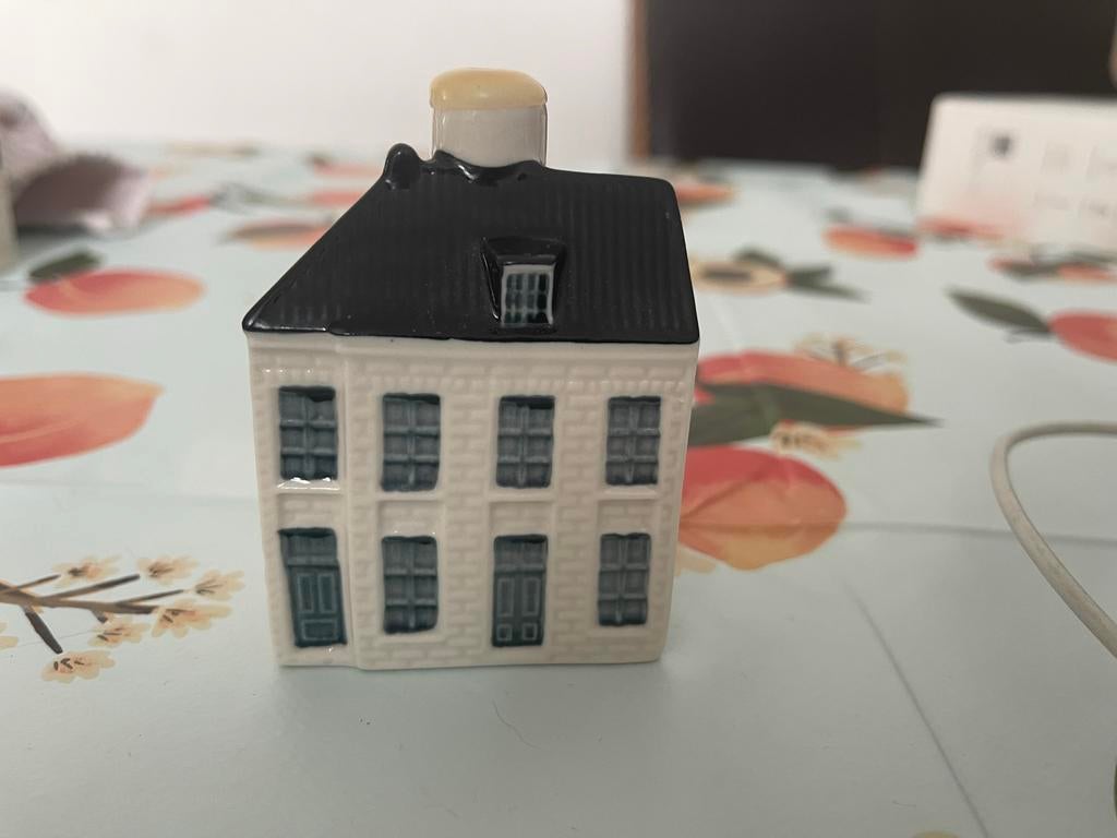 KLM huisje nummer 106, Ophalen of Verzenden, Gebruikt, 81 t/m 91