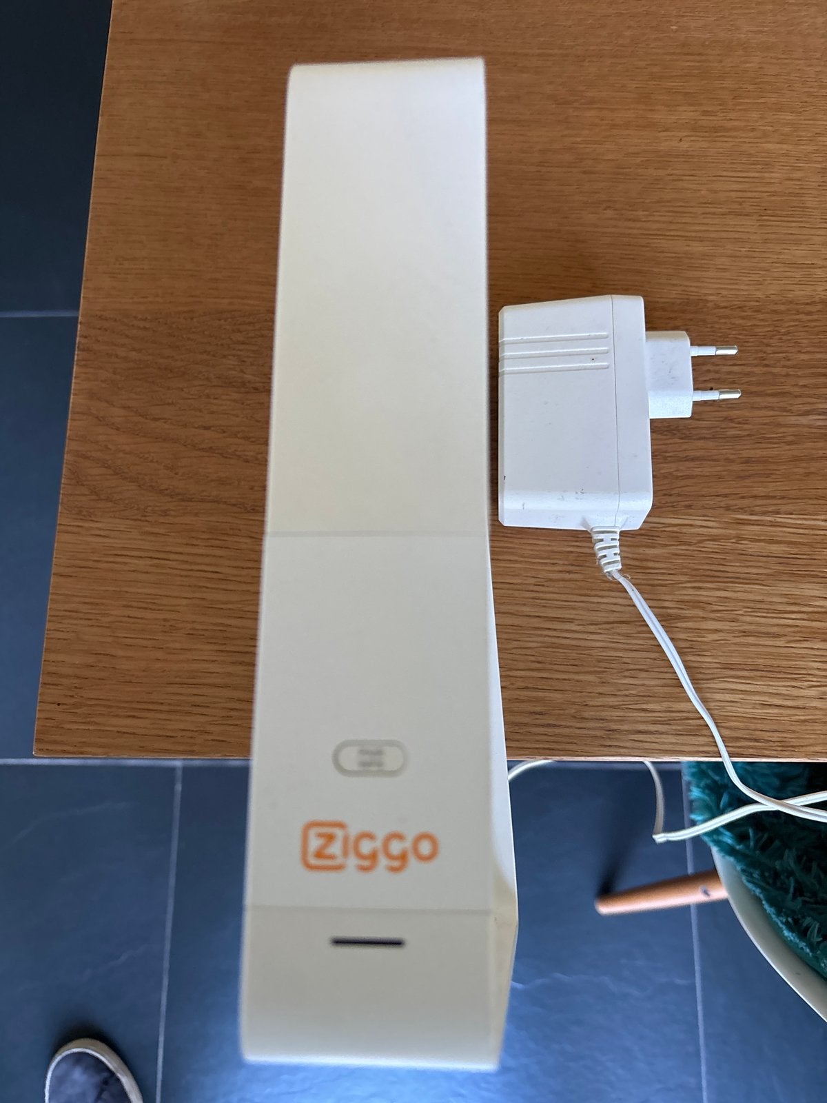Ziggo Connectbox CH7465LG-ZG Router met Modem, Computers en Software, Routers en Modems, Ophalen, Gebruikt, Router met modem