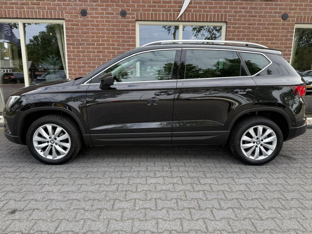 SEAT Ateca 1.0 EcoTSI St BnsInt VIRTUAL.COCKPIT / CARPLAY /, Auto's, Stof, Gebruikt, Zwart, Origineel Nederlands