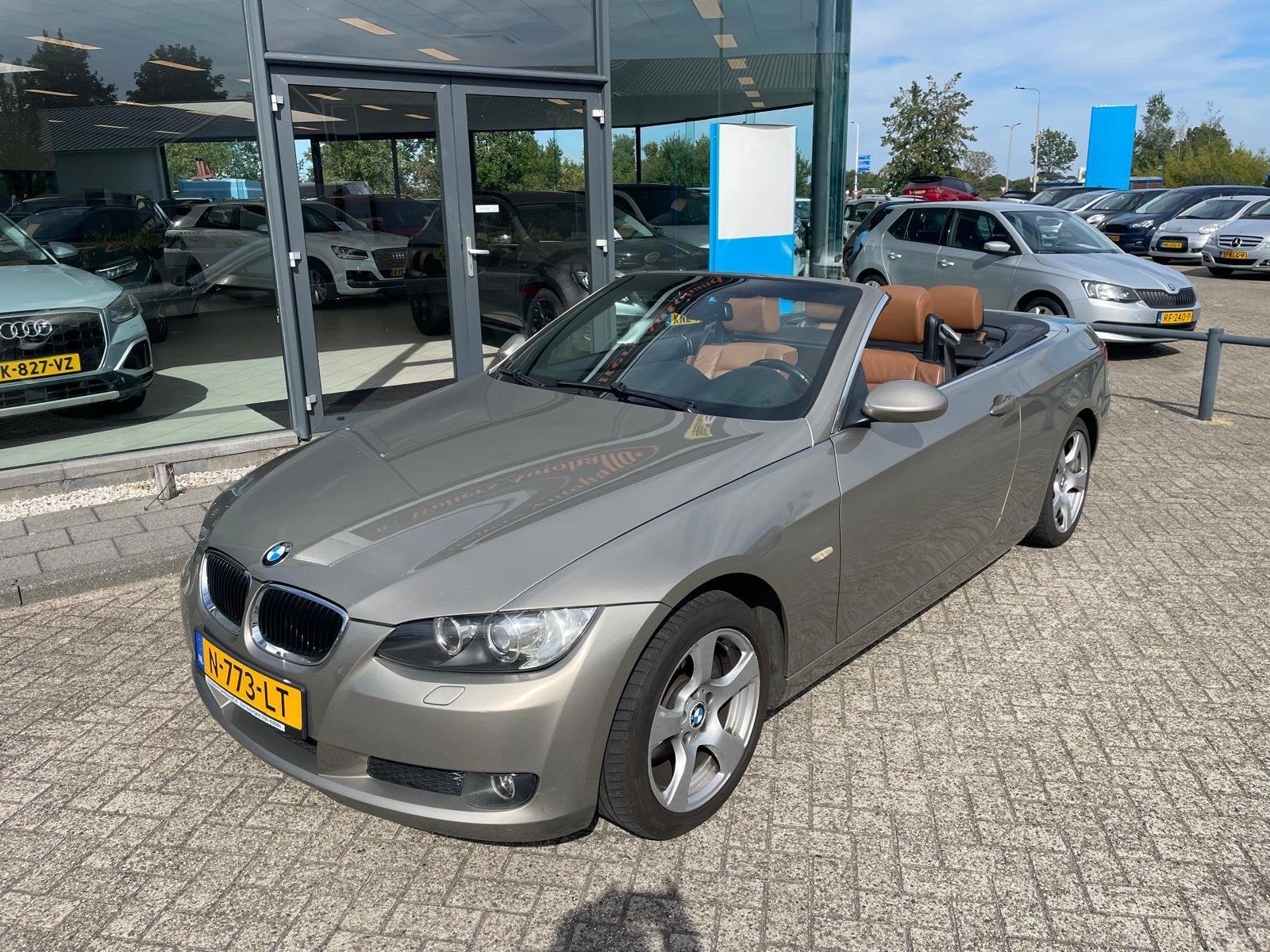 BMW 3-serie Cabrio 320i, Auto's, Dealer onderhouden, Achterwielaandrijving, 4 cilinders, 4 stoelen